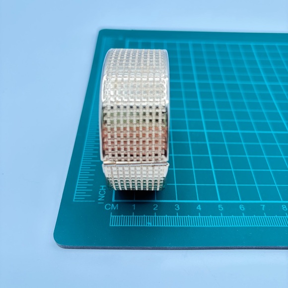 Vintage Gold Tone Wide Cuff Bracelet Textured Hinged Bangle Safety Chain - Picture 15 of 15